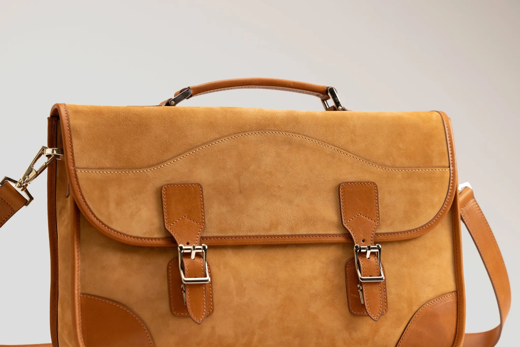 Messenger Bag - Nubuck Camel